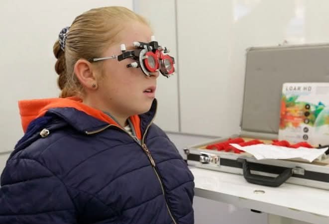 Vuelve a La Paz el programa que entrega anteojos gratuitos a niños y adolescentes